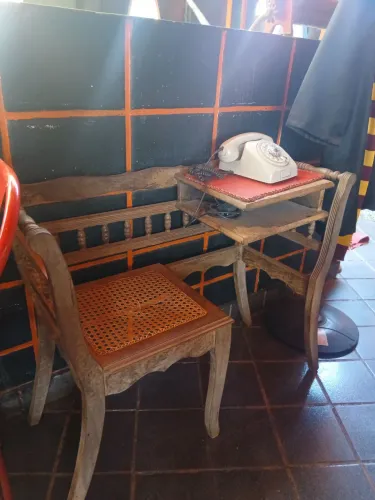 Mesinha telefônica + telefone antigo 1980 