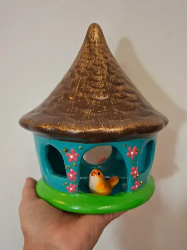 Casinha de passarinho em cerâmica 