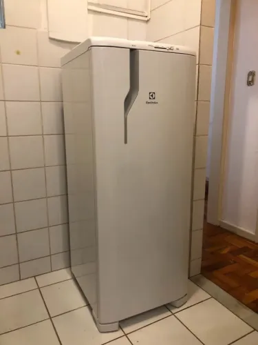 Geladeira Electrolux RE31 Defrost - Excelente estado