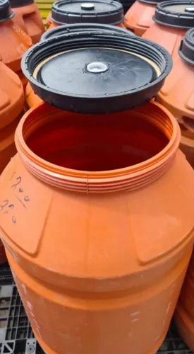Tambor 250 litros laranja, bombona lavada, continha alimentos