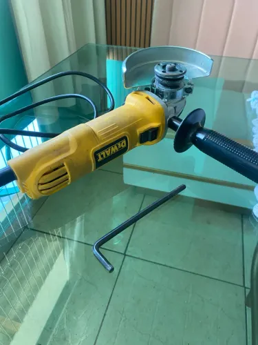 Esmerilhadeira deWALT