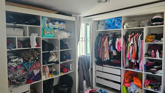 Vendo guarda roupa MDF são dois guarda roupa por 800