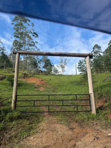 Terreno de duas hectares a venda em Gravatal