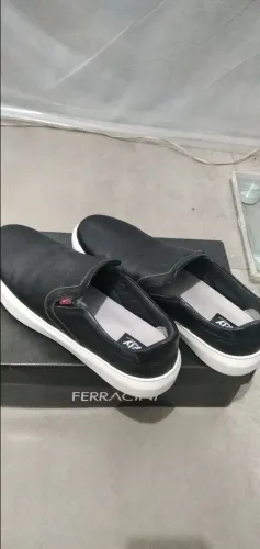 Sapatenis ferracini iate