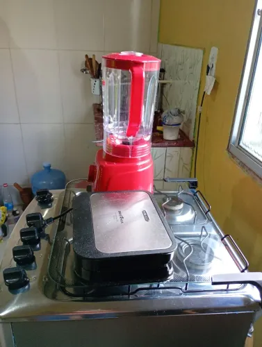 Vende-se lidificado e sanduicheira