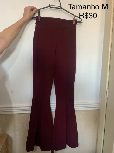 calça flare