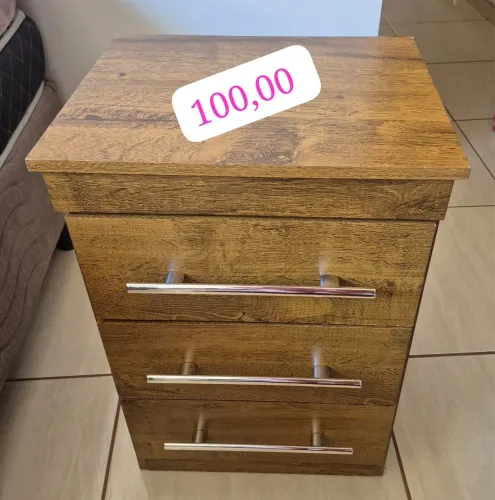 Mesa de Cabeceira