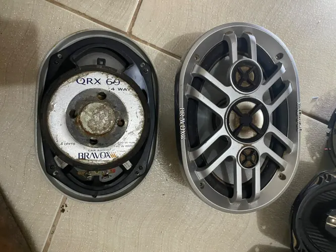 Vendo alto falantes 6x9