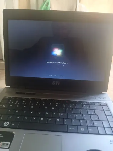 Notebook ,ele está com a bateria viciada, mas funciona normalmente. Tem conversa no preco