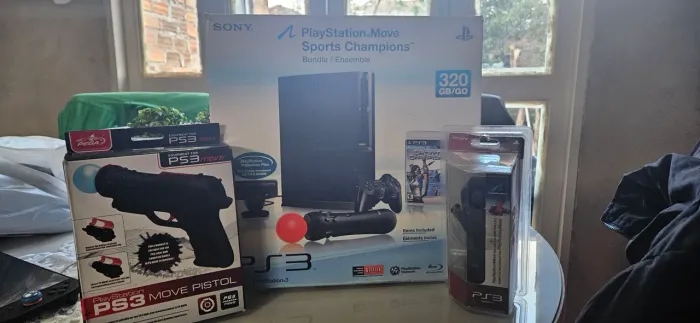 PlayStation 3 Slim 320GB Bundle - Edição PlayStation Move Sports Champions