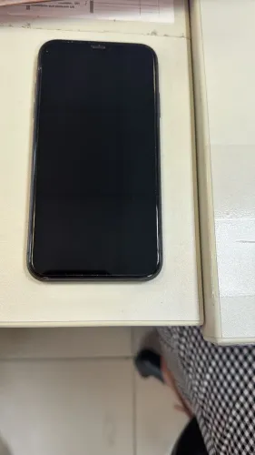 Celular iPhone 11, novo 64G , 69% bateria 