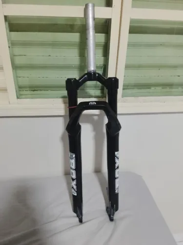 Suspensão Rock Shox Boxxer
