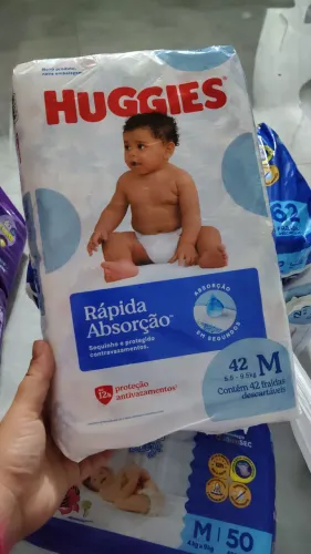 Fraldas descartáveis P e M