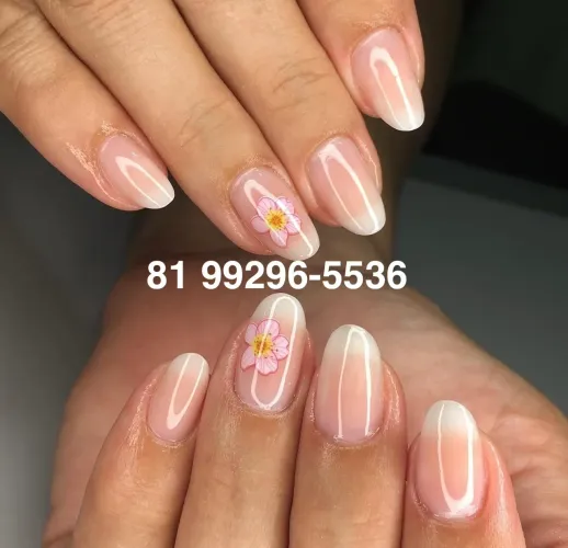 Nail Designer/Unhas de gel em Domicílio