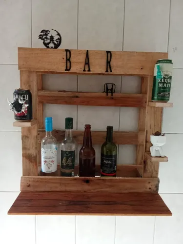 barzinho de palet com decoração