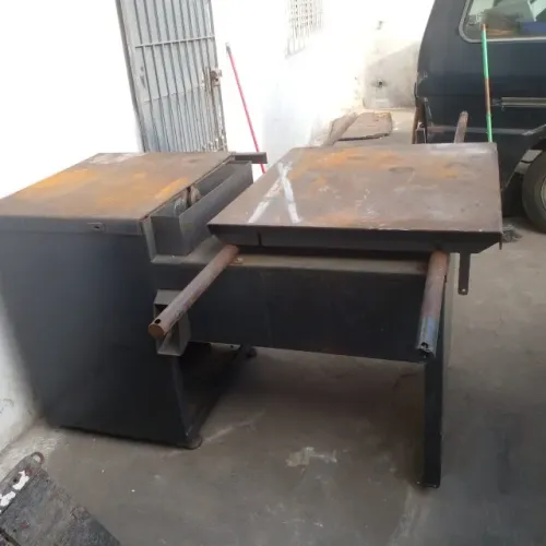 Vendo uma Esquadrejadeira de bancada motor 3cv Barata