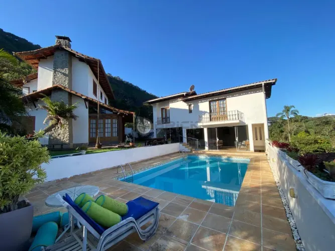 Casa duplex em condomínio à venda com 6 quartos sendo 2 suítes, 256.81 m² no Cruzeiro - Te