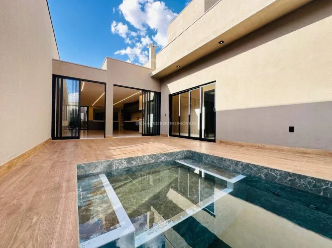 Casa em Condomínio com 3 Suítes, Varanda Gourmet e Lazer Completo Baronesa, Uberaba