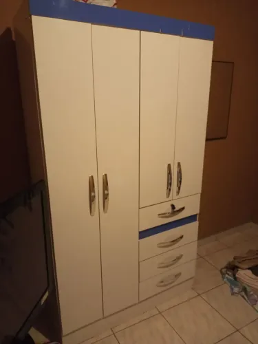 Guarda-roupa infantil