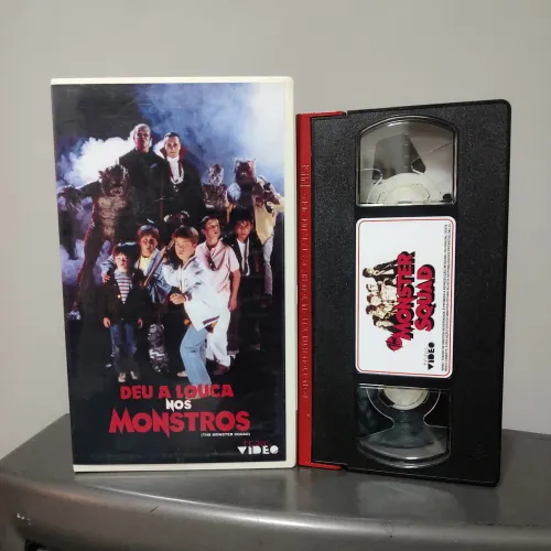 Fita VHS Deu a Louca nos Monstros - Dublado (Leia a Descrição)