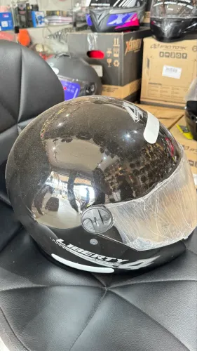 Capacete liberty preto tamanho 58