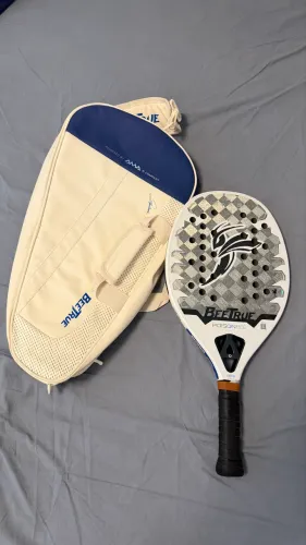 Raquete de Beach Tennis Ama Sport BeeTrue Poison Bee - Gigio Cariani 2026