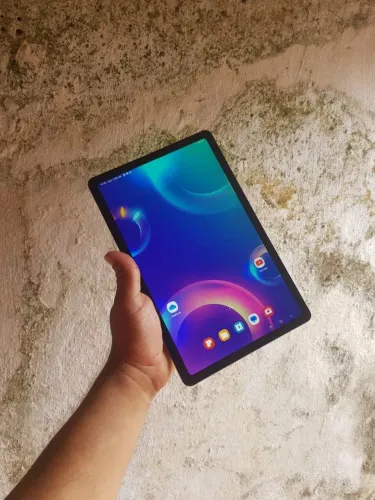 Tablet Samsung grandão + cabo 
