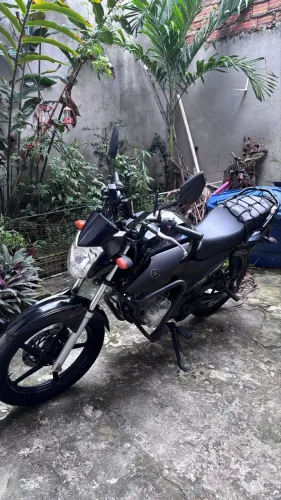 MOTO YAMAHA 125 PERFEITA PARA RODAR
