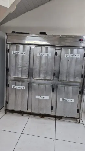 TORRO REFRIGERADOR 6 PORTAS