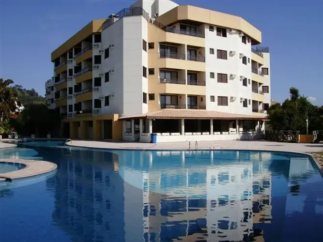 Apartamento de Temporada com Vista para o Mar no Condomínio Merit Plaza - Canasvieiras, Fl