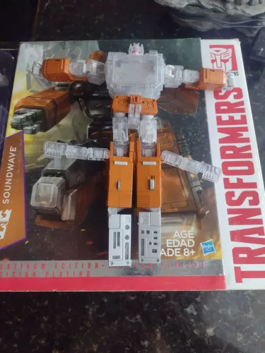 Platinum Edition - Masterpiece Soundwave with Cassettes - Year of the Goat