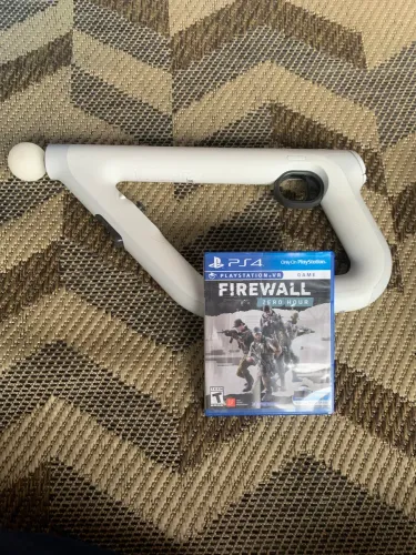 ? Vendo PS4, PS VR, jogos e acessórios usados, em bom estado! (Vendo separado)