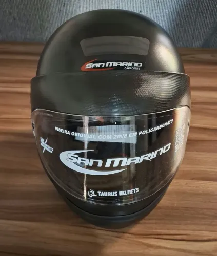 Capacete San Marino novo na caixa Tamanho 60 original