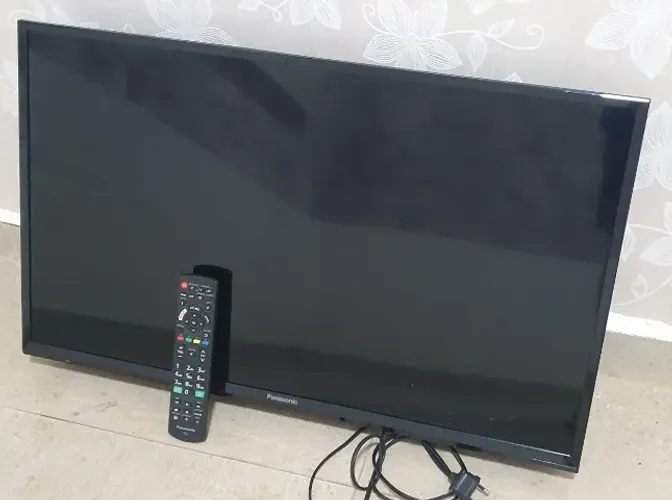tv led 32" Panasonic c/ suporte para parede