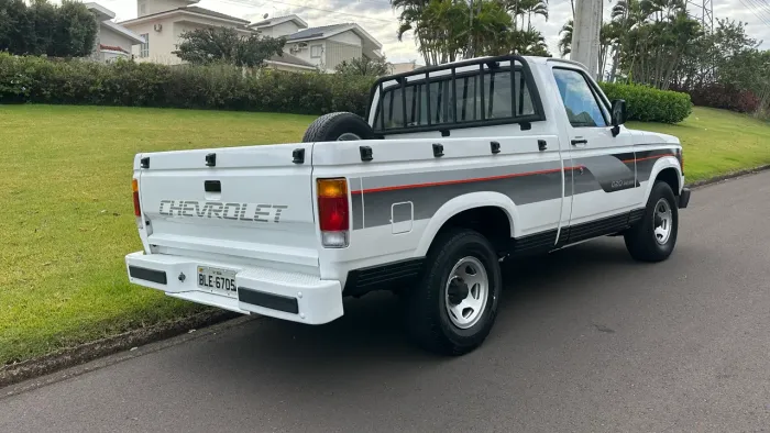 Chevrolet D-20 S / Luxe 3.9/4.0 Diesel 1989