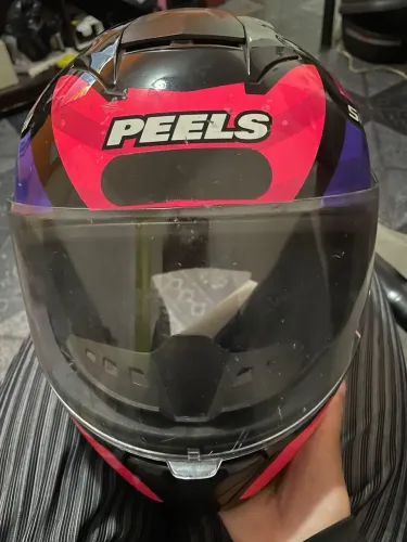 Vende-se capacete peels