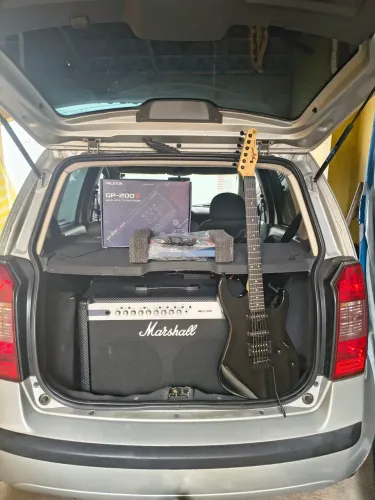 Cubo guitarra apenas