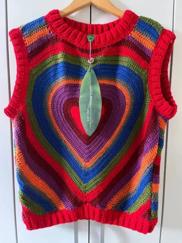 Colete croché toda AMOR Farm
