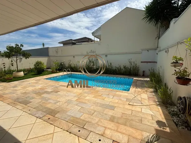 LJC Aluga Casa Sobrado, 348 m², 4 Suítes, Piscina, Urbanova - SJC