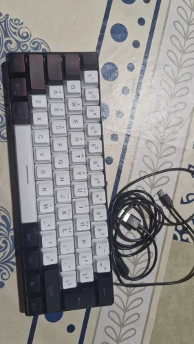Teclado semi mecânico,cabo removível com mais de 17 modos de led