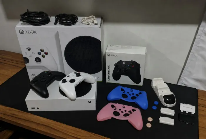 Xbox Series S Completo + Acessórios 