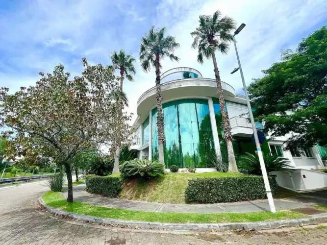 CASA DE ALTO PADRÃO PARA LOCAÇÃO ANUAL ? JURERÊ INTERNACIONAL