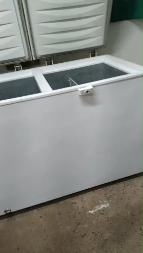 Vende-se Freezer Electrolux H400 385L