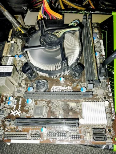 Placa Asrock B75M-DGS Processador i3 2100 com 8Gb DDR3