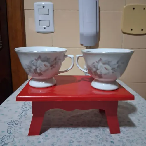 2 xícaras porcelana Schmidt floral sem pires, 200 ml capacidade.