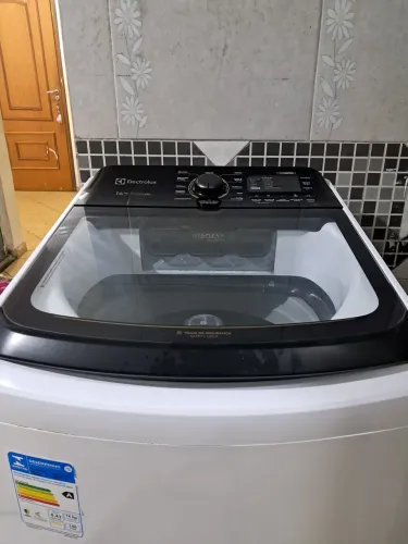 Máquina de lavar Electrolux 15kg com defeito