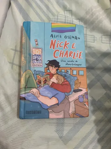 Livro - nick e charlie uma novela de heartstopper