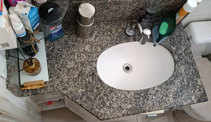 Bancada de pia de banheiro