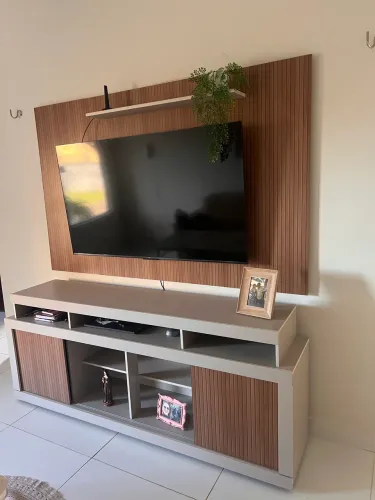 Rack com painel para TV
