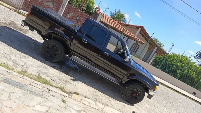 Toyota Hilux CD DLX 4X4 2.8 Diesel 2001
